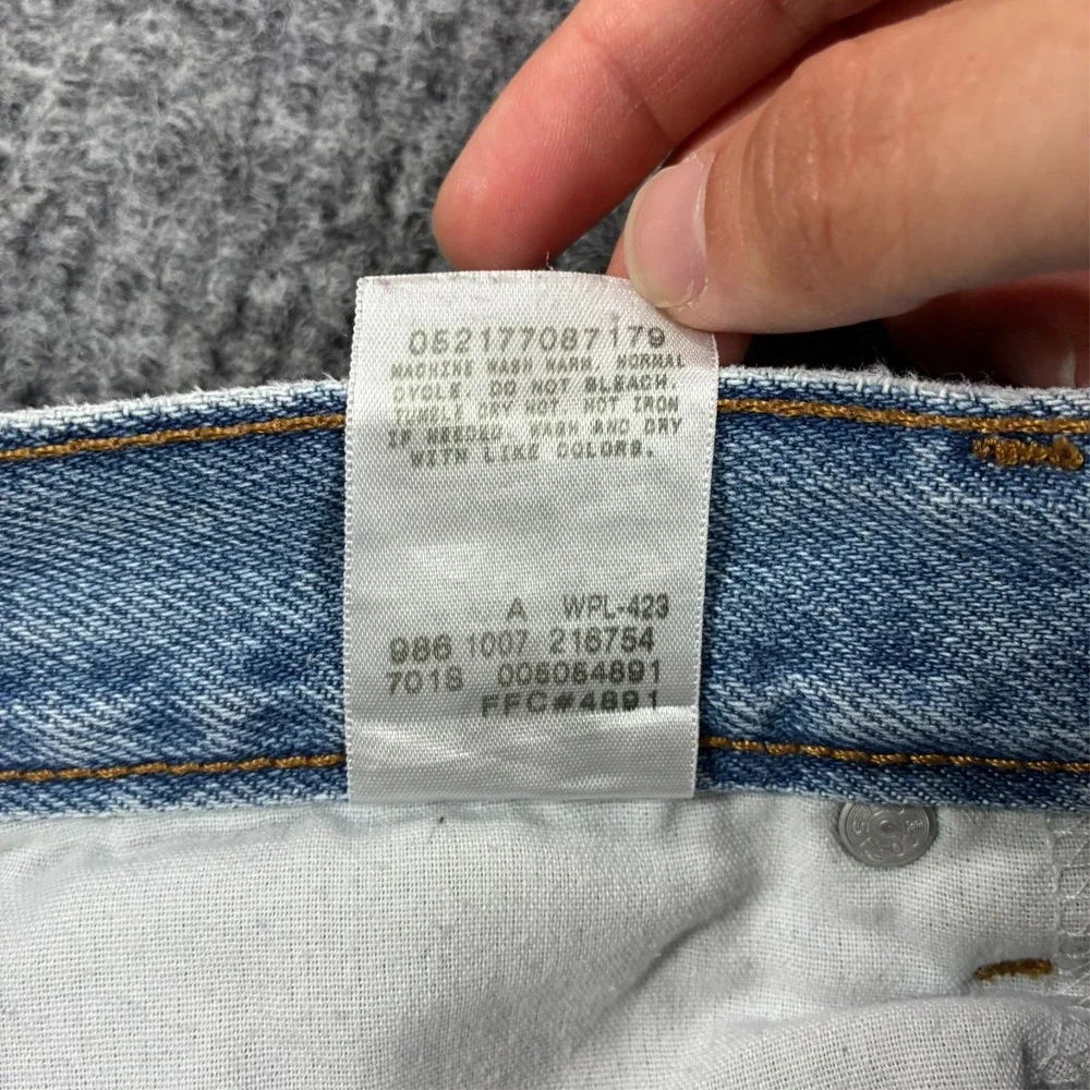 Levis 505 Mens Jeans Size 30x32 Light Wash Denim Regular Fit Taper Low Rise
